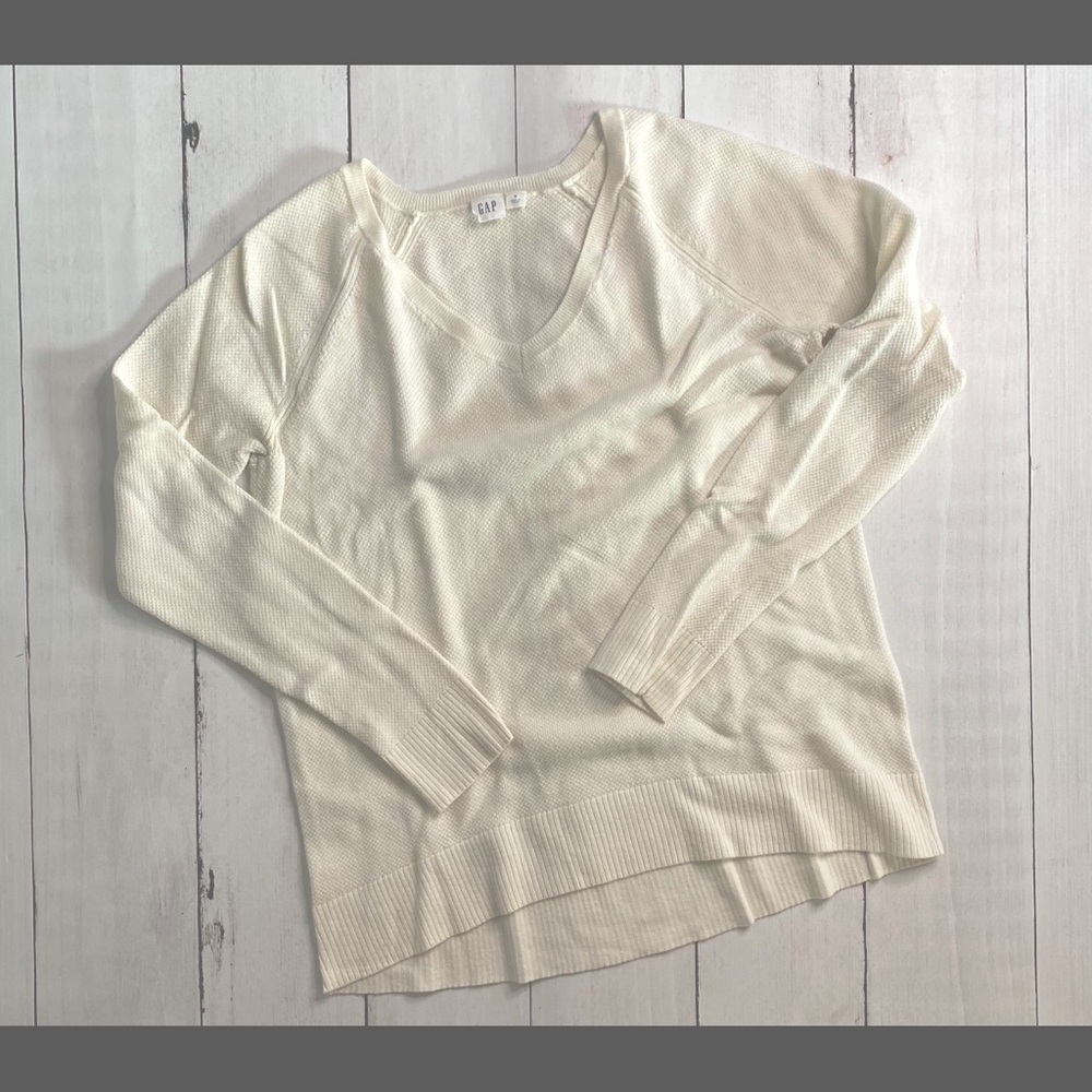 Gap V-Neck Sweater